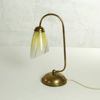 Настолна лампа